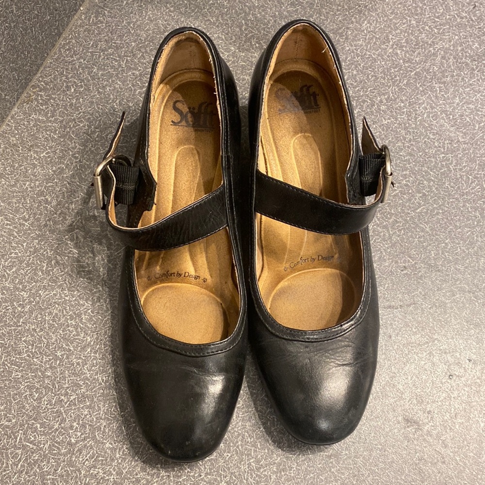 Women’s sofft brand Mary janes. Size 7M